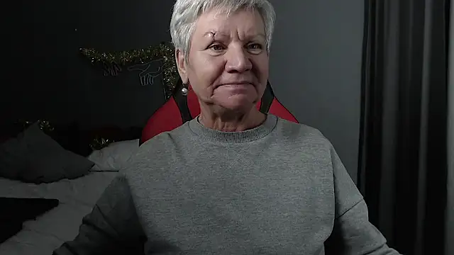 roxana brooks online show from December 15, 2024, 1:11 pm