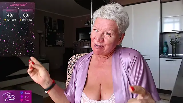 Snapshot of roxana_brooks chatting on July 18, 2026, 6:06 am roxana brooks online show from July 18, 2026, 6:06 am