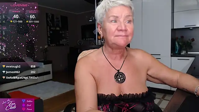 Snapshot of roxana_brooks chatting on July 19, 2026, 7:06 pm roxana brooks online show from July 19, 2026, 7:06 pm