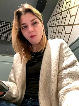 ValenciaShock online show from November 16, 2025, 6:41 am