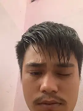 Hullax online show from November 2, 2025, 2:03 am