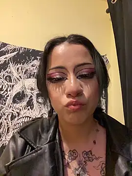 Lucygothic online show from October 10, 2025, 11:20 am