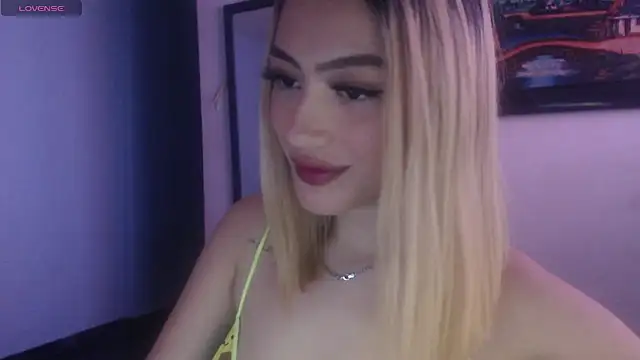 Sophi-tayson online show from March 5, 2025, 3:08 am