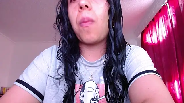 Snapshot of VALERY_MEER chatting on July 8, 2026, 12:20 pm VALERY MEER online show from July 8, 2026, 12:20 pm