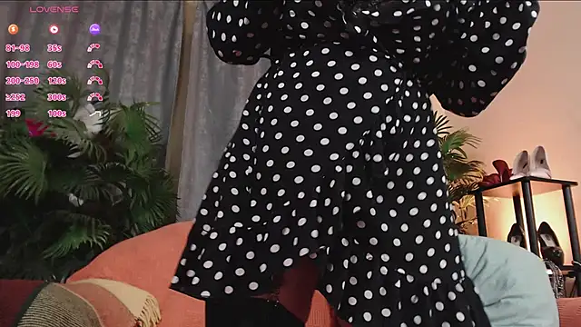 KarinaRoge online show from February 18, 2025, 7:09 pm