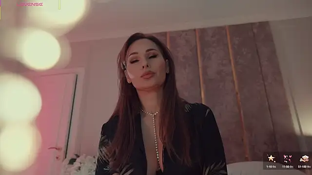 MilaDYstarlight online show from October 19, 2025, 8:20 pm