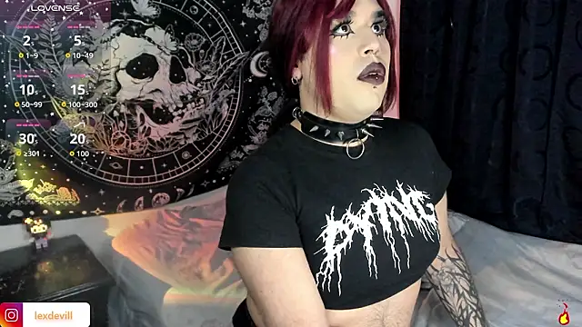 Snapshot of Lexxxxx_ chatting on February 10, 2026, 1:21 am Lexxxxx online show from February 10, 2026, 1:21 am