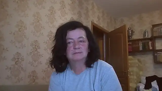 GypsiQueen2 online show from July 10, 2026, 4:17 am