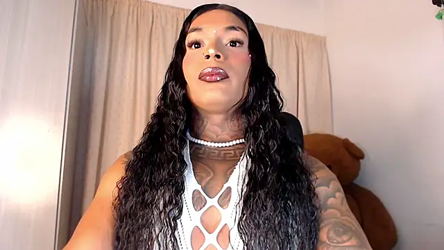 XXVIOLETTAXX online show from July 5, 2026, 6:31 am