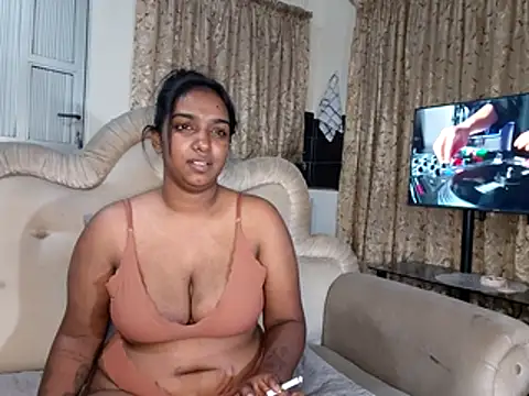 Snapshot of Xindias_fantasyX chatting on June 24, 2026, 6:51 pm Xindias fantasyX online show from June 24, 2026, 6:51 pm