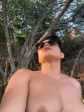 LukeLouHarvey online show from February 3, 2025, 1:09 am