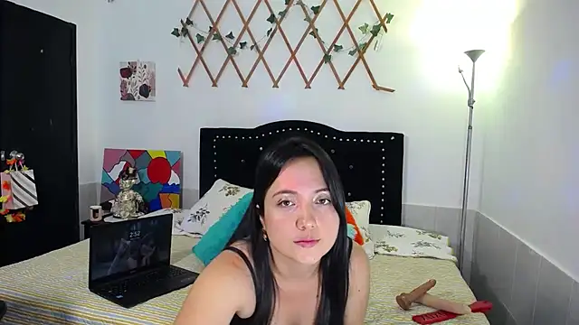 naughty girl 4u online show from April 11, 2026, 7:51 pm