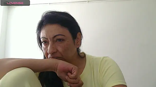 ErikaRika online show from January 9, 2025, 4:39 pm
