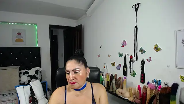 Snapshot of mature_bigboobs10 chatting on September 27, 2025, 5:45 am mature bigboobs10 online show from September 27, 2025, 5:45 am