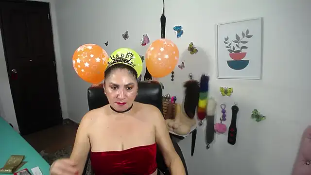 Snapshot of mature_bigboobs10 chatting on December 5, 2025, 4:10 am mature bigboobs10 online show from December 5, 2025, 4:10 am