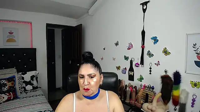 Snapshot of mature_bigboobs10 chatting on December 18, 2025, 4:07 am mature bigboobs10 online show from December 18, 2025, 4:07 am