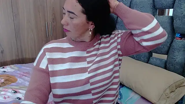 sara hott 1 online show from February 13, 2025, 8:13 pm