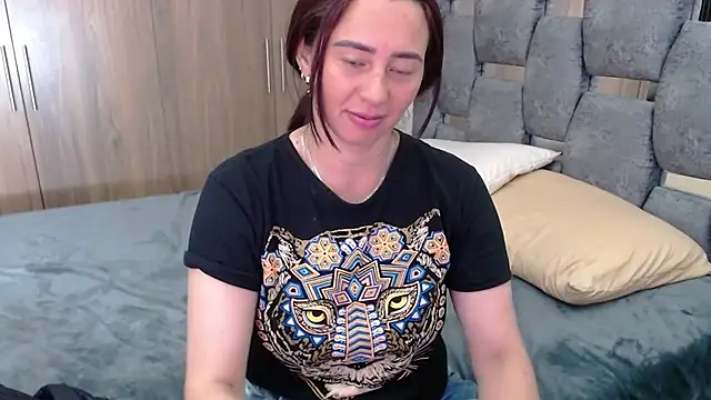 sara hott 1 online show from March 10, 2025, 8:12 pm