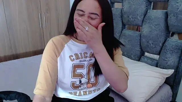 sara hott 1 online show from March 21, 2025, 7:24 pm