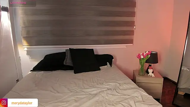 MERIDA TAYLOR online show from March 11, 2026, 1:17 pm