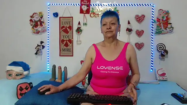 loquitaqueen011 online show from December 21, 2024, 4:36 pm