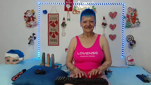 loquitaqueen011 online show from December 21, 2024, 7:38 pm