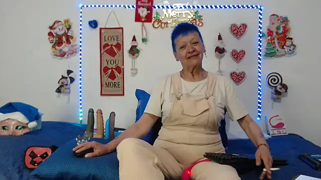 loquitaqueen011 online show from December 24, 2024, 7:44 pm
