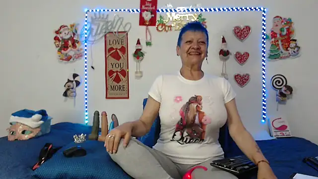 loquitaqueen011 online show from December 26, 2024, 7:49 pm
