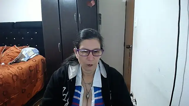Snapshot of latin49 chatting on July 24, 2026, 4:10 am latin49 online show from July 24, 2026, 4:10 am