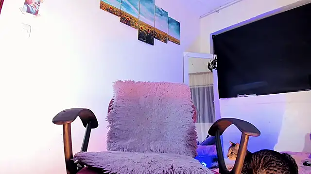 lesly xx online show from January 15, 2025, 9:45 am