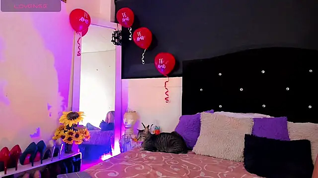 lesly xx online show from February 16, 2025, 1:14 am