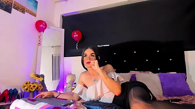 lesly xx online show from February 20, 2025, 9:33 am