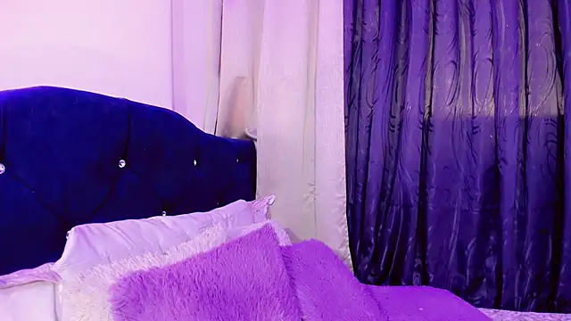 lesly xx online show from February 28, 2026, 7:37 pm