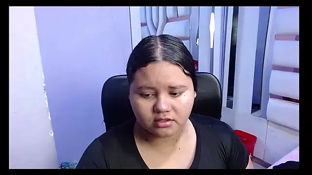 ValenTitis online show from November 11, 2025, 8:31 pm