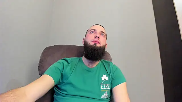 Snapshot of A_____________ chatting on February 9, 2025, 10:11 pm A online show from February 9, 2025, 10:11 pm