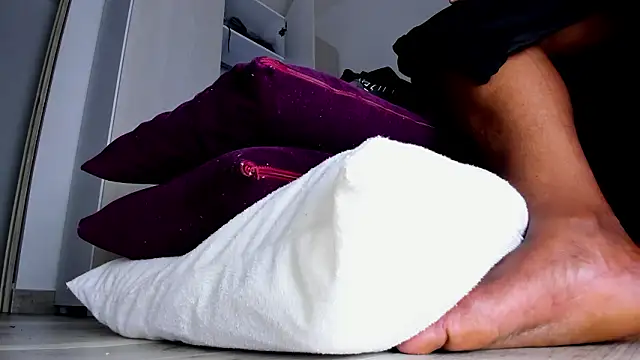 Skarleth69 online show from February 16, 2026, 3:24 am