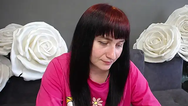 NinaFlawlees online show from September 14, 2025, 12:04 pm