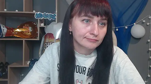 NinaFlawlees online show from October 2, 2025, 12:12 pm