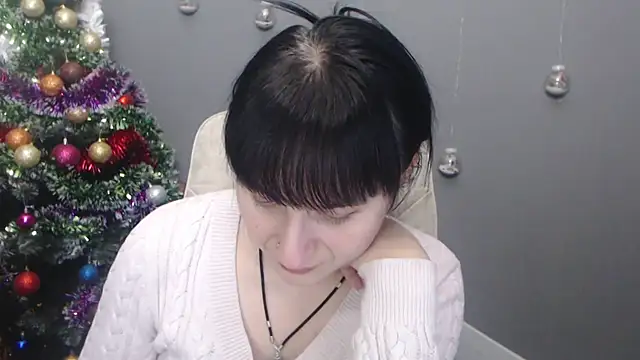 NinaFlawlees online show from December 19, 2025, 1:07 pm