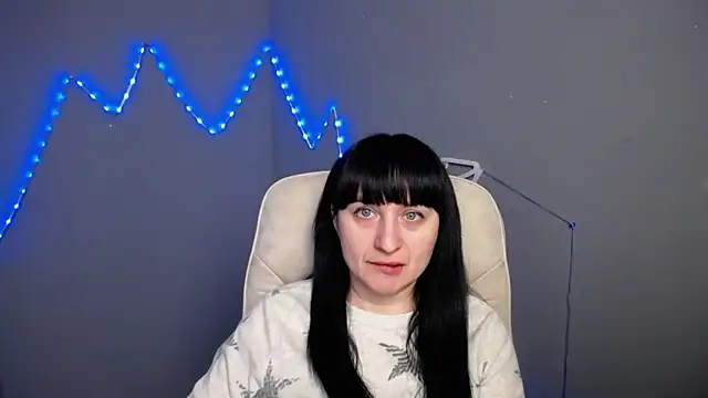 NinaFlawlees online show from April 22, 2026, 6:05 am