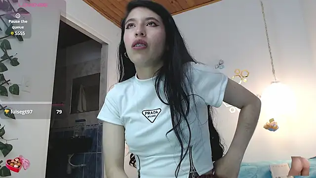 Snapshot of adriscute chatting on February 21, 2025, 11:32 pm adriscute online show from February 21, 2025, 11:32 pm