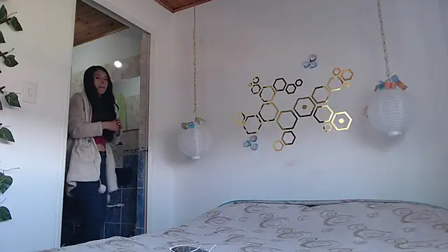 Snapshot of adriscute chatting on February 28, 2025, 9:12 pm adriscute online show from February 28, 2025, 9:12 pm