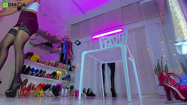 kendrarioss online show from September 10, 2025, 8:09 pm