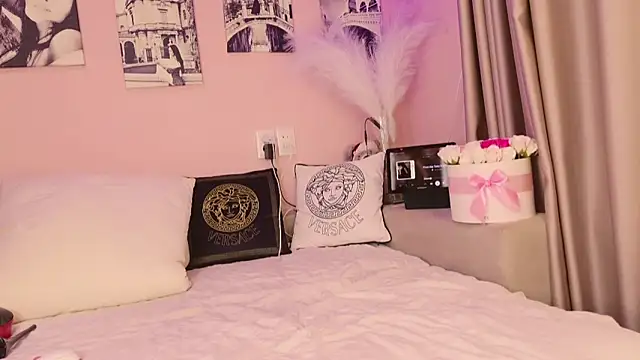 NaomiBlack35 online show from October 25, 2025, 7:08 pm