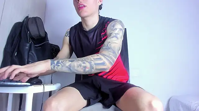 Snapshot of enzo_bvlgari chatting on February 19, 2026, 3:19 pm enzo bvlgari online show from February 19, 2026, 3:19 pm