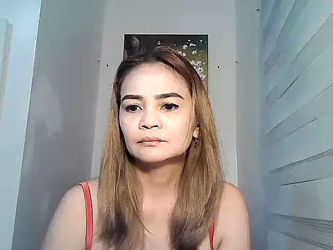Snapshot of Kisses-13 chatting on February 9, 2025, 1:56 pm Kisses-13 online show from February 9, 2025, 1:56 pm