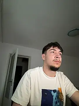Snapshot of cristianr18 chatting on July 14, 2026, 5:29 pm cristianr18 online show from July 14, 2026, 5:29 pm