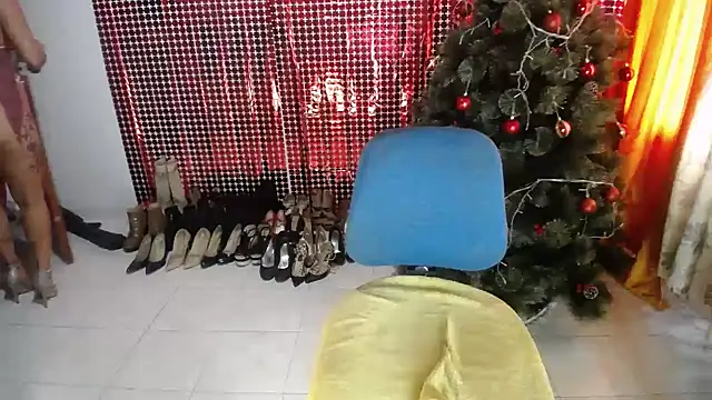 Sweett Anya online show from December 2, 2025, 9:43 pm