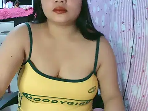 Snapshot of shaira4u chatting on March 11, 2026, 3:34 am shaira4u online show from March 11, 2026, 3:34 am