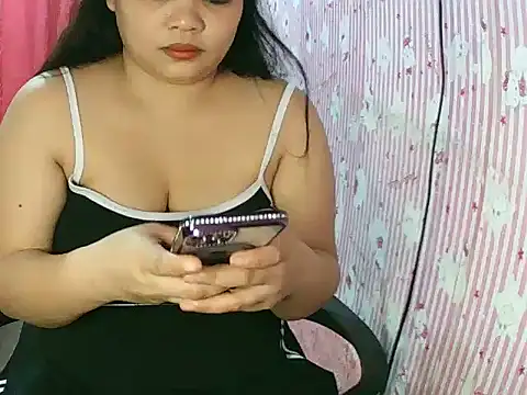 Snapshot of shaira4u chatting on April 8, 2026, 4:01 am shaira4u online show from April 8, 2026, 4:01 am